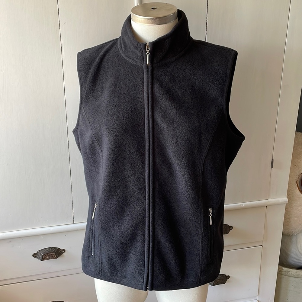 Karen Scott vest
